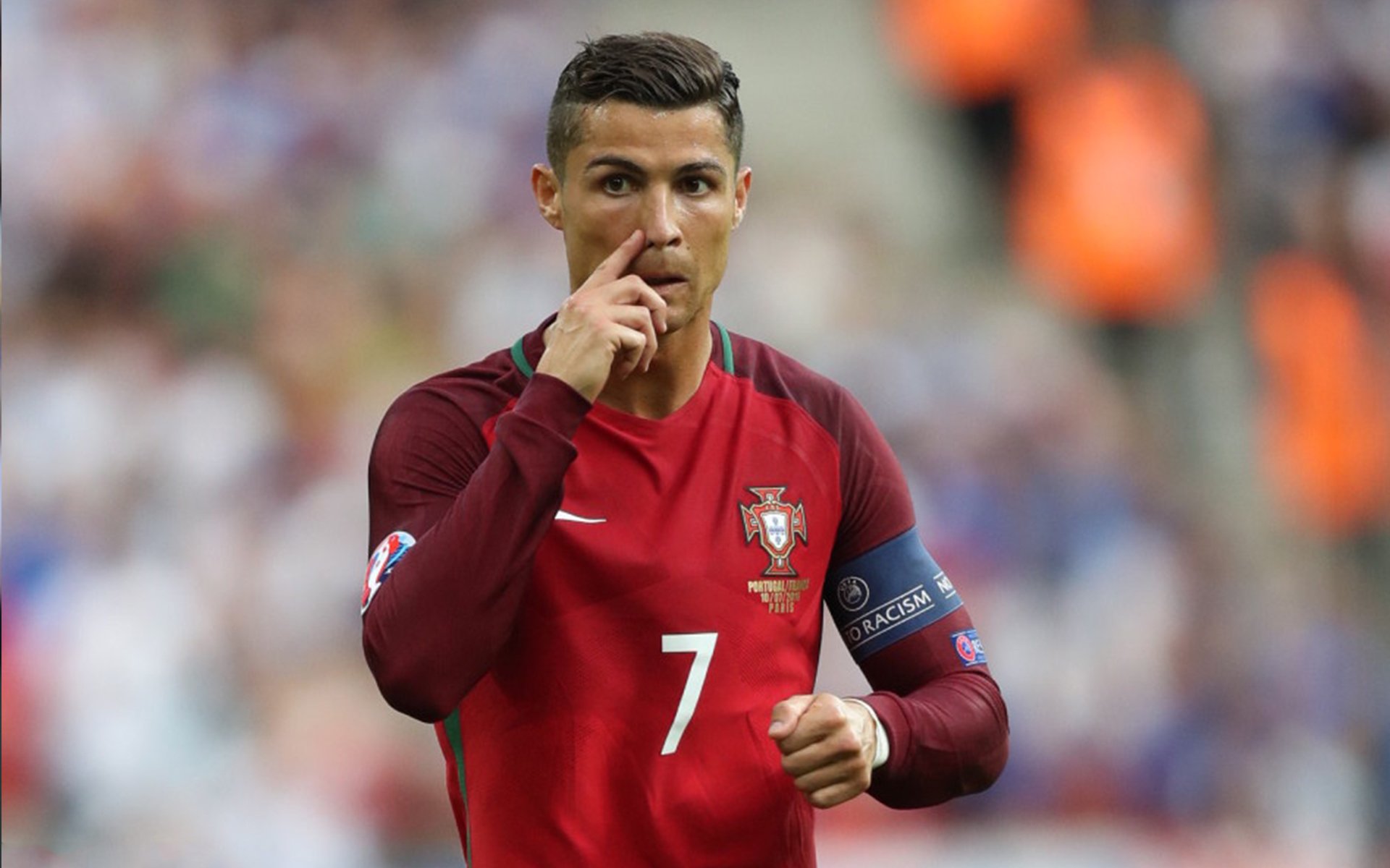 国家队主帅坦言期待年轻球员挑起大梁，国家队主力阵容